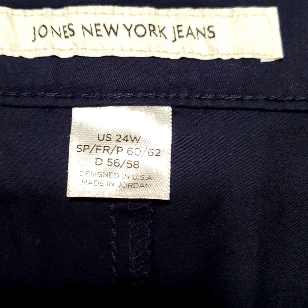 Jones New York Blue Trouser Shorts Size 24W Mid Rise Slimming With Pockets NWT
